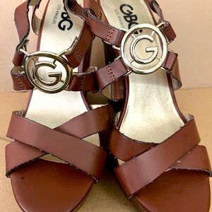 GBG Wood Wedge- Super Cute - Size 7